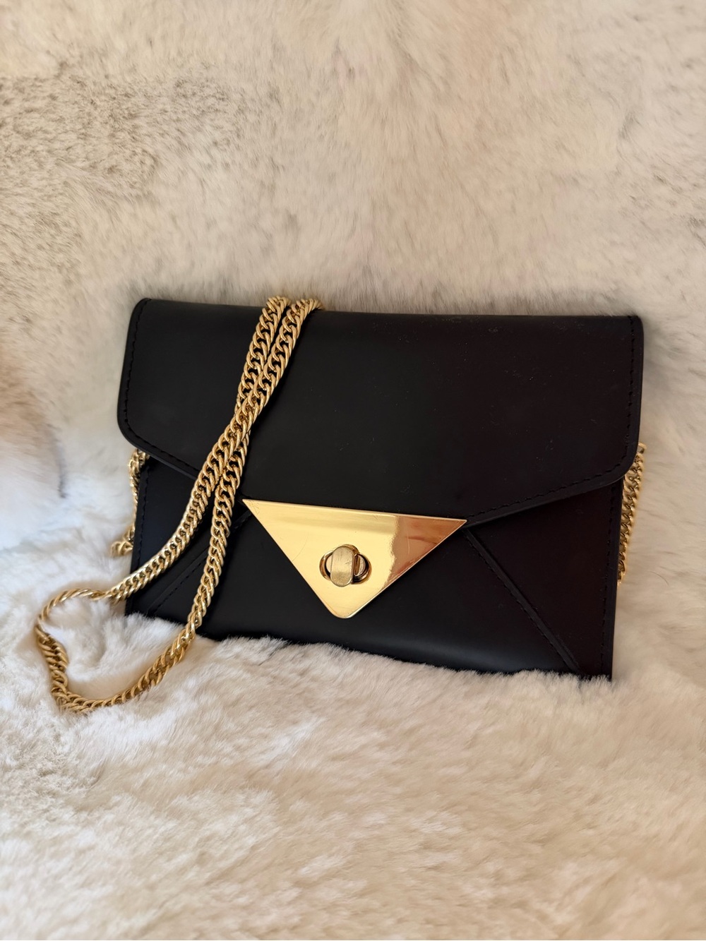Cejon Black Leather Crossbody Bag with Gold Chain